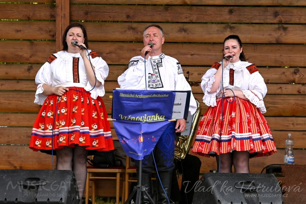 Tlumačovský Dechovkový festival slavil sedmnáctý ročník! Publikum potěšila Vlčnovjanka, Vysočinka a Veselá muzika z Chodska