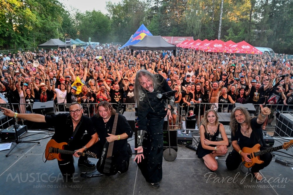 Chodrockfest 2026 aneb párty rocku na Chodrocku po roce opět ovládla Domažlice